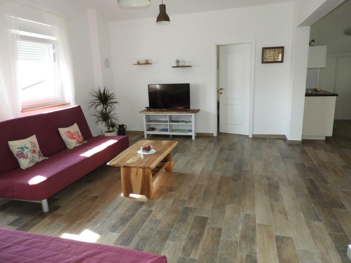 Apartment Thea Пула Екстер'єр фото